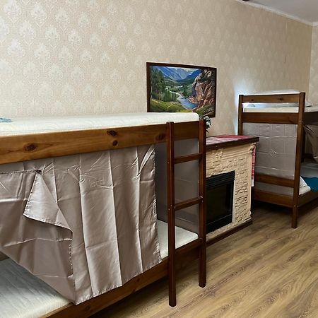 Ararat-Osokorki Hostel Kiev Exterior foto